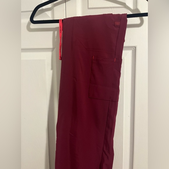 Carhartt - Women’s Scrubs - Picture 3 of 5